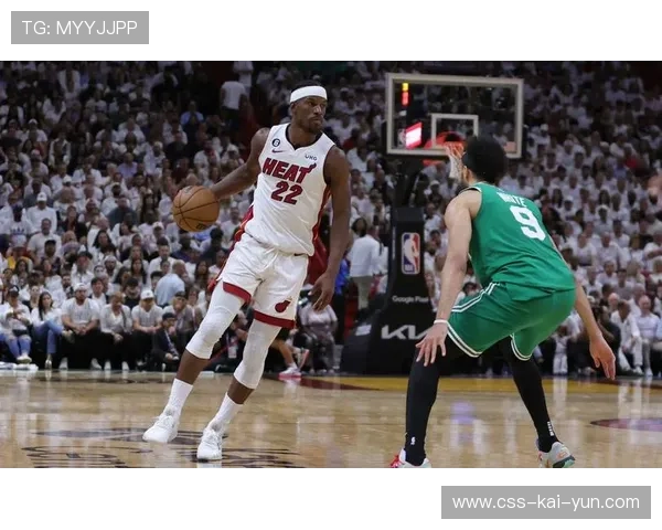 凯尔特人训练课中若塔高速反击接应极到位